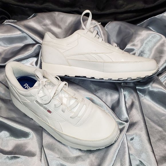 Reebok Shoes - REEBOK white memory tech sneakers RENAISSANCE 9.5